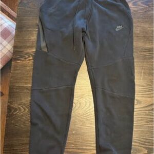 Nike Tech Joggers